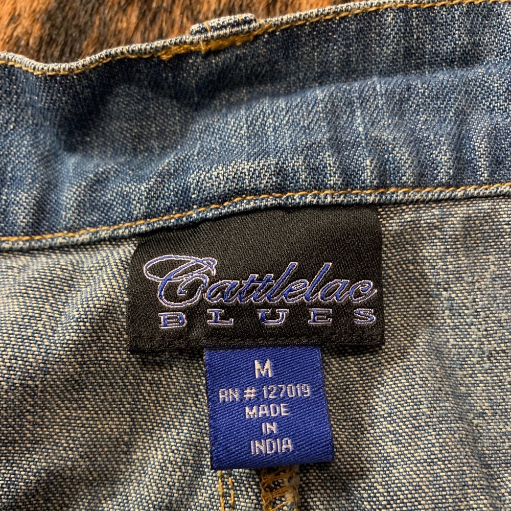 Cattlelac blues size medium denim mini skirt with small pocket - Picture 2 of 10